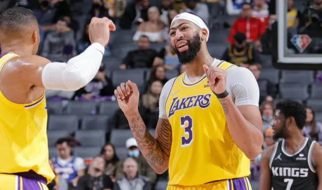 B体育APP-浓眉：这赛季考验我的领导能力 大哥们鼓励我发声