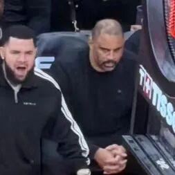 B体育APP-北伐！8连胜灭火！杜兰特骂申京！还不补强？